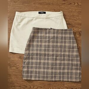 Amisu Plate and Mango Cream Pencil Skirt